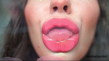 Bubblegum lipstick sloppy kiss and Messy Spit Play