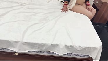 Roma sógornő otthoni amatőr videón fűzi a sógorát