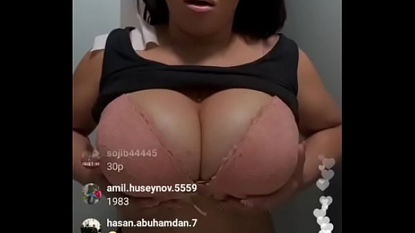 @sheylahoficial muestea las tetas en instagram