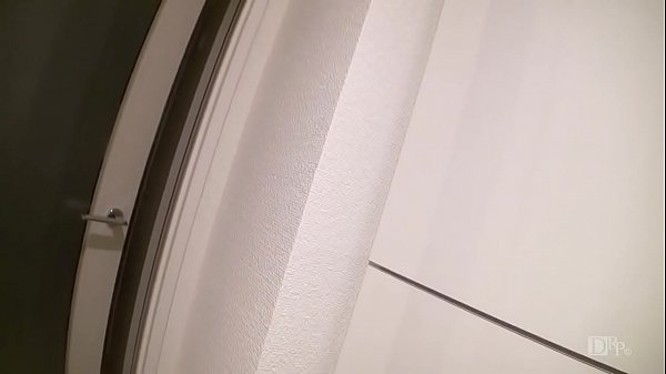 Download Video - 体で払います！鍵をなくした美乳パイパン女子のドアを開ける仕事で駆けつけたら修理代が払えないというので引き換えに玄関で中出しまでさせていただきました 松下れいか 1