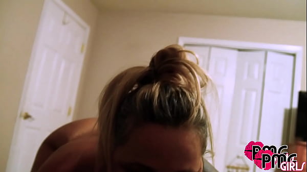 BIG BOOTY MOM DAVINA RAINES CATCHES STEP SON JERKING OFF