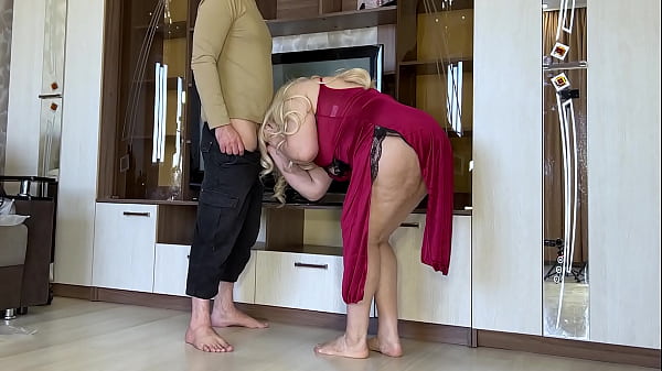 Mature woman spread her ass and got a cock in anal