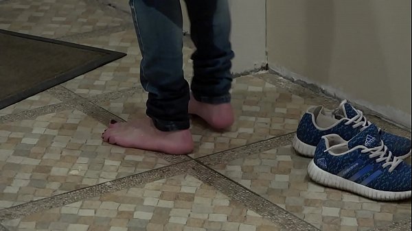 The best compilation golden shower of hairy pussy in different situations. Busty b. pisses in jeans, panties, in the toilet, and outdoors. Amateur fetish.