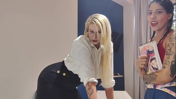 Teacher gives punishment to rebellious and horny student by putting the pen in her ass, the submissive loved it (see in closed)