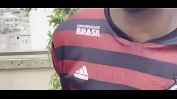 Carioca pauzudo, oiled my little body, massaged and got a fuck until he came inside my ass