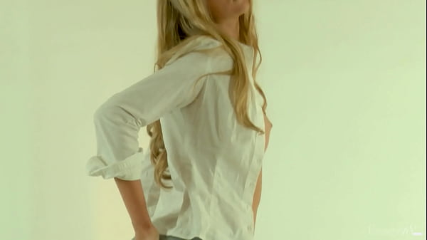 Gorgeous Blonde Ksenya B Strips Down Her Clothes To Start A Wet Party!