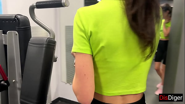 Download Video - Met a girl at the gym and fucked on the first date