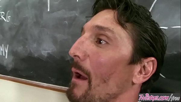 Download Video - Hot blonde &lpar;Shyla Stylez&rpar; wants the principals cock - Twistys