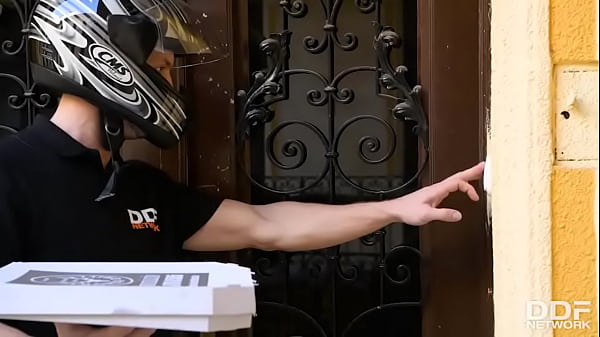 Blowjob for the Pizza Boy