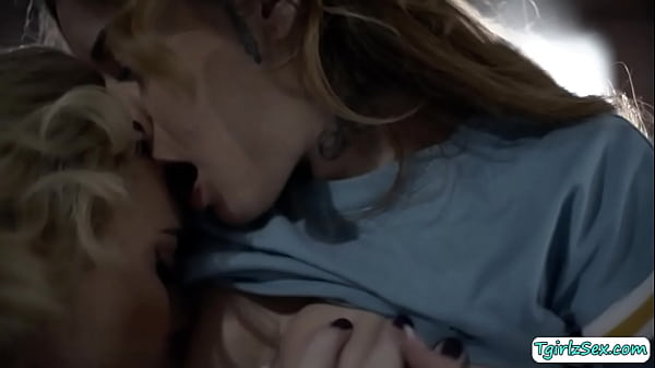 Transgender stepmom Lucy Hart bangs her wet pussy stepdaughter Vanessa