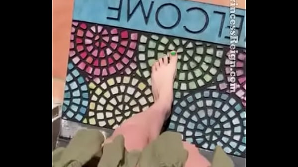 Clean and green worship my feet