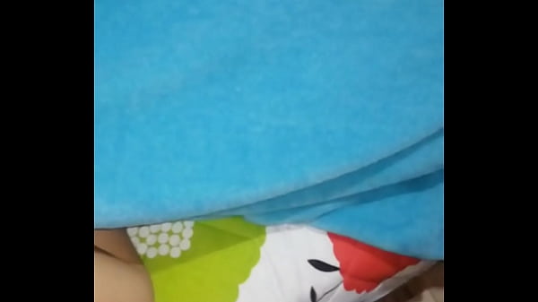 Despierto a mi hermanastra con mi verga en su boca