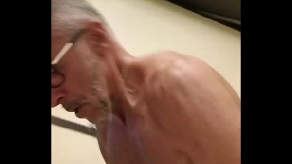 Download Video - Mi faccio il video mentre il mio toro mi sborra in bocca