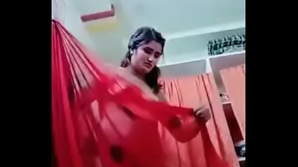 Download Video - Swathi naidu showing her body and wearing red saree
