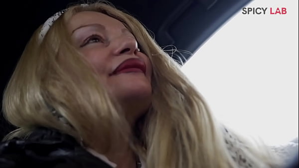 SMS - Scontrato Medicato e Scopato, la focosa troiona Rossana Doll isce e scopa fortemente Gothic