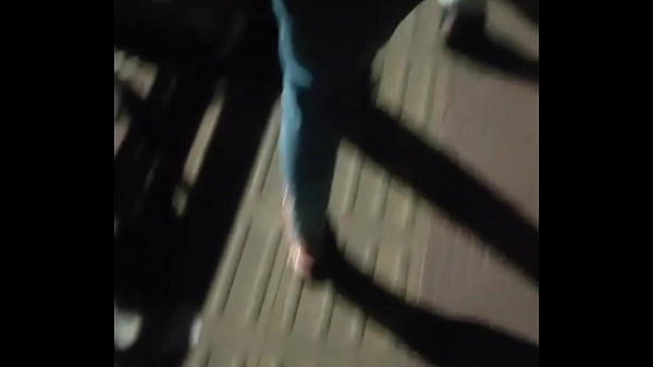 thumb hot ass