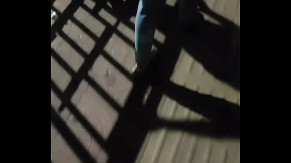 thumb hot ass