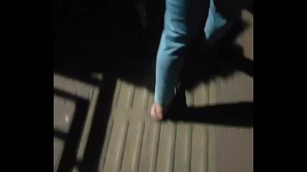 thumb hot ass