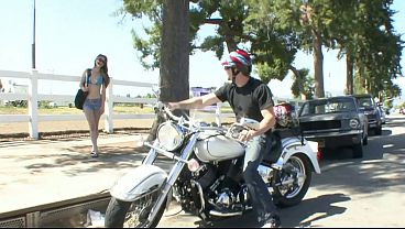 19 Year Old Brunette Gets Pounded By Her New Neighbor