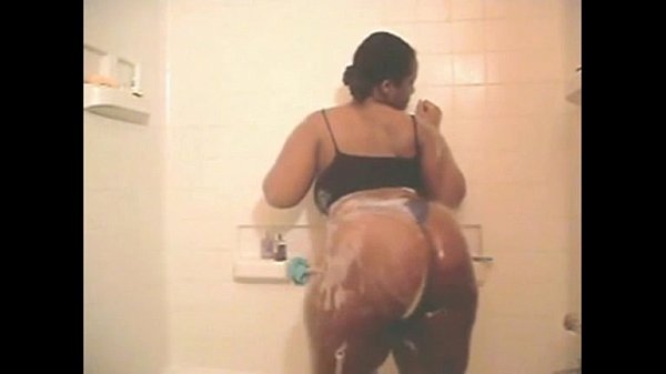 mama dria in the shower