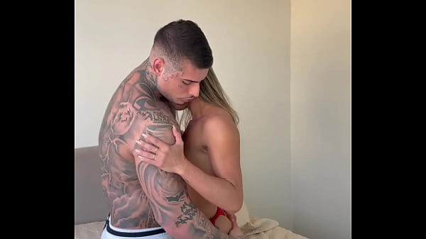 I ATE THE MARRIED WOMAN'S PUSSY WHILE HER HUSBAND TRAINS