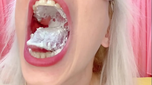 VORE: MIA'S MIMI WHIPPED CREAM BREAKFAST