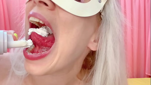 VORE: MIA'S MIMI WHIPPED CREAM BREAKFAST