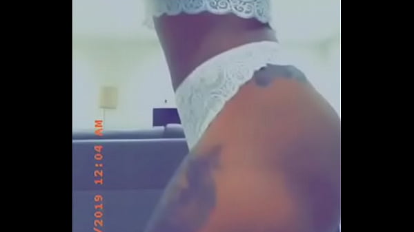business class lady with big booty dancing and shaking her butt