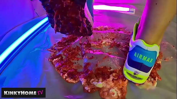 FOOD FETISH CRUSH