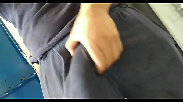 Download Video - Cuando me caliento en el trabajo