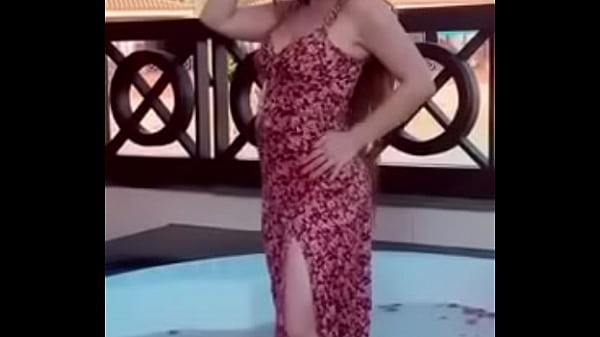 hot Arabic girl dance
