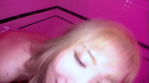 part4 Here comes a gal with a cute and cute body to serve you, full of eroticism! She's got two cocks in front of her and says, "I want to suck your cock so bad! She shakes her plump ass and is pulled back!