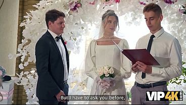 VIP4K。結婚式で興奮した花嫁たちがファックされる様子をご覧ください。花嫁たちの最高のコンピレーション