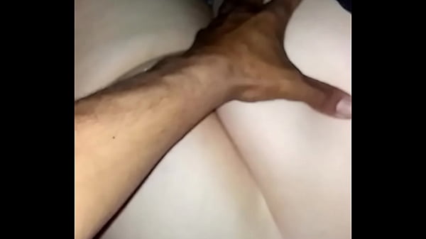 thumb while s