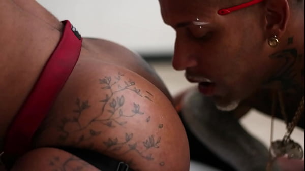 Max barber getting cock in the tattooed ass