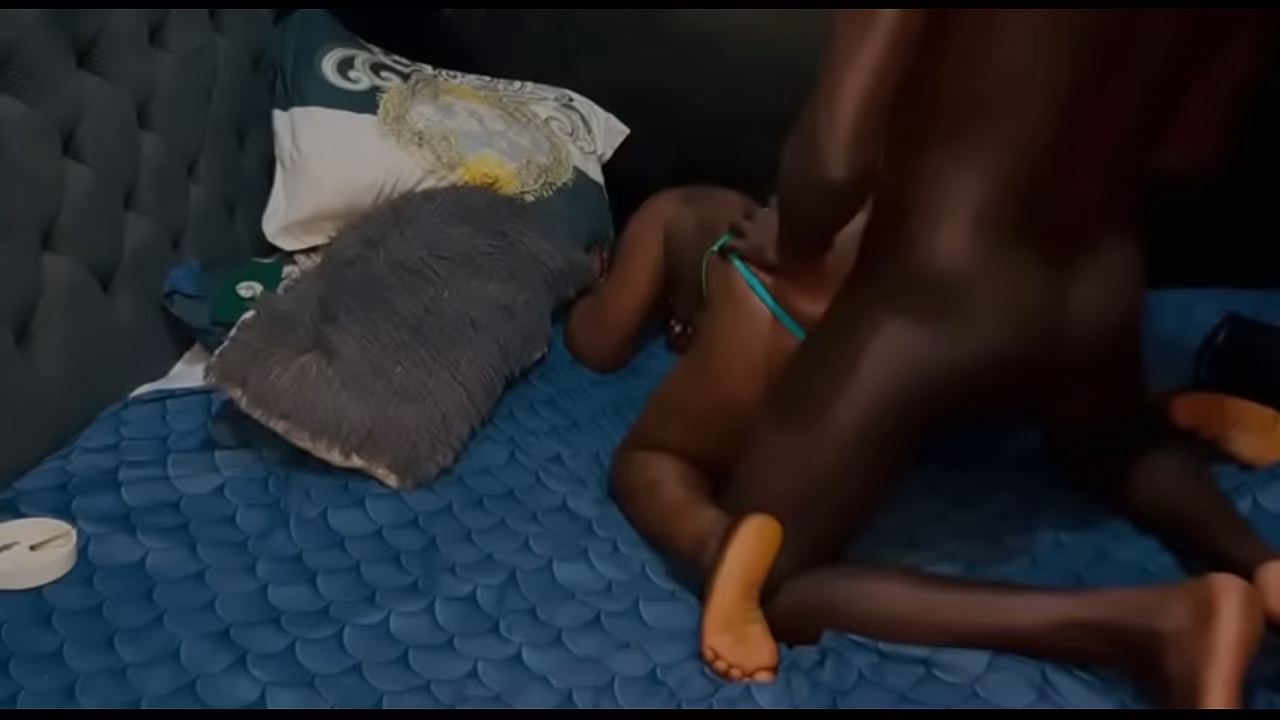 Le encanta el culo aceitado #escena 2
                    sexy oil spanking curvy body thick body muchos negros