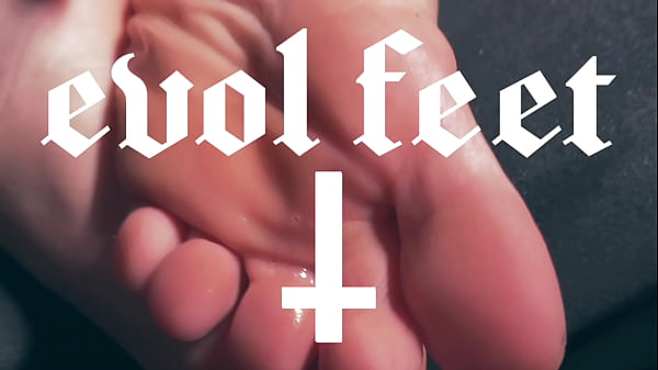 Sexy Feet Crushing Cup Noodles