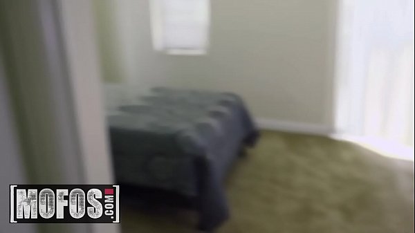 Download Video - &lpar;Jenna Sativa&comma; Whitney Wright&rpar; - Girls Gone POV - MOFOS