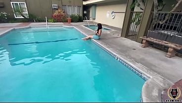 Syren De Mer Sucks Rome Major's Big Black Cock By The Pool Poolside!