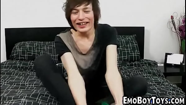 Twink loves to rub dick