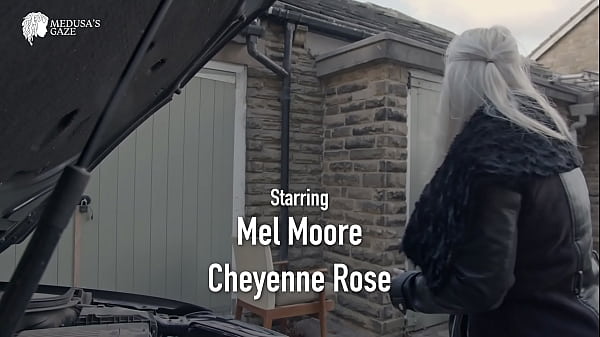 The apprentice fuck the boss while waiting for a part