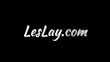 Une petite fille avoue son désir à son beau-frère britannique – Yhivi, Gal Ritchie