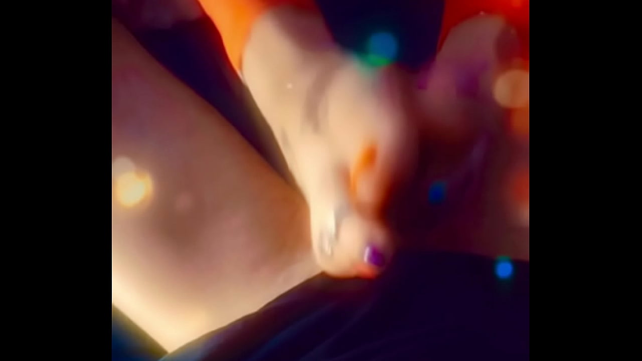 Prettyfeetelite - Diosa descalza Twinkletoes - Masturbación con la mano y los pies ignorando a su marido mientras habla por teléfono con su amante con corrida en cámara lenta
                    blonde sexy pornstar milf handjob amateur homemade close up beauty footjob feet shoes big tits hotwife barefoot toes big cock soles cumload sandals pawg leggings jewelry foot fetish natural tits big natural tits solesjob perfect tits mature woman slutty clothes celophane muchos negros