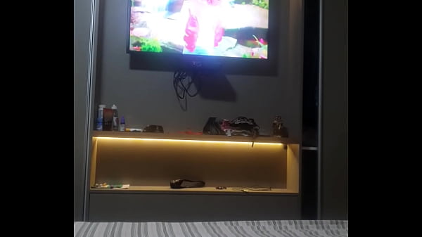 naughty brunette dancing funk 8 sec