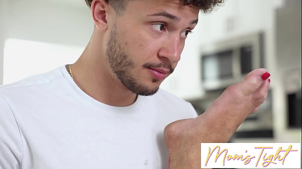 Horny Cougar Spencer Scott Begs "Stretch Mommy's Wet Pussy With Your Hard Cock"