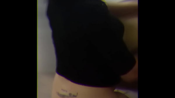 Sucking cock ends up giving her pussy and ass, Roberto fuck me good give me your milk