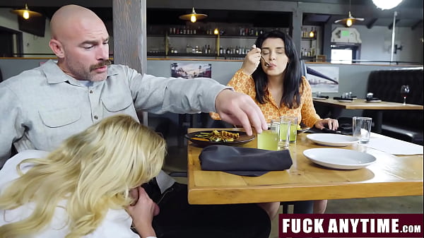 The Freeuse Waiter Letting Her Favorite Customer Fuck Her Anytime - Fuckanytime