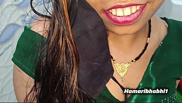 義理の兄が、義理の姉が浴室で入浴中に彼女とセックスした。赤いパンティーを履いた熱いセックス(ヒンディー語音声)。