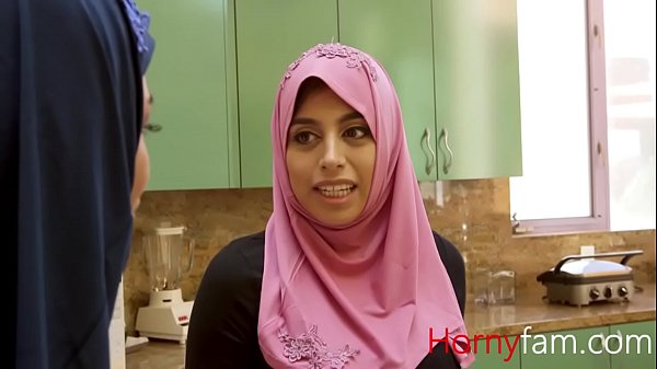 Download Video - Muslim babe fucks her white stepdaddy-Ella knox