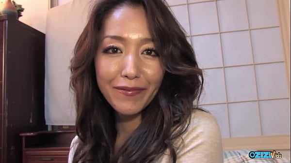 She was having a shower and a fingering session all at once by this dude